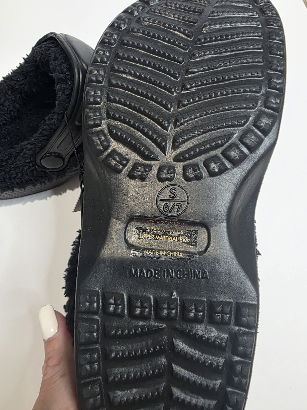 Bobbie Brooks Black Fleece-Lined Clog Mules - Picture 7 of 7